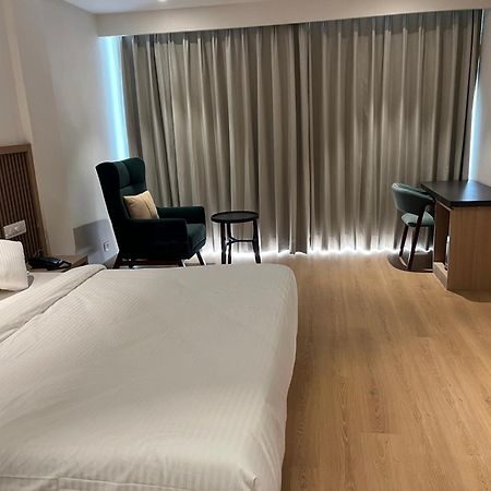 Hotel Celebrations Zirakpur エクステリア 写真